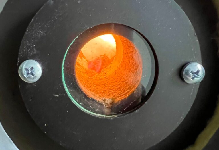 Pyrolyse: Biomasse wird zu Pflanzenkohle